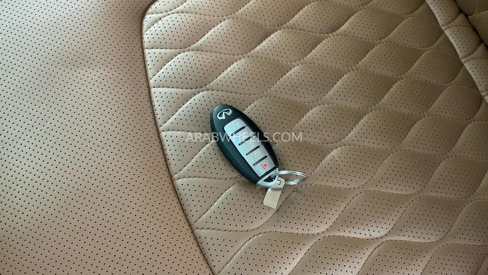 Infiniti QX80 2018 for Sale in Sharjah Image-17