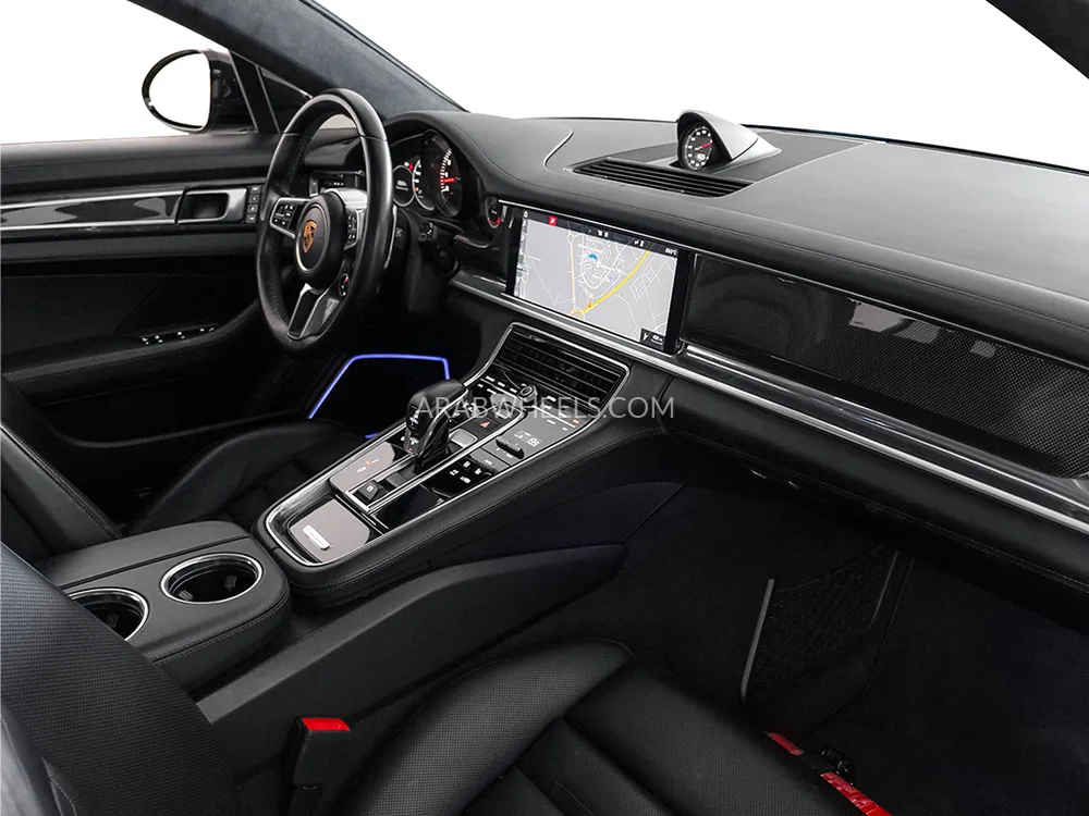 Porsche Panamera 2018 for Sale in Dubai Image-12