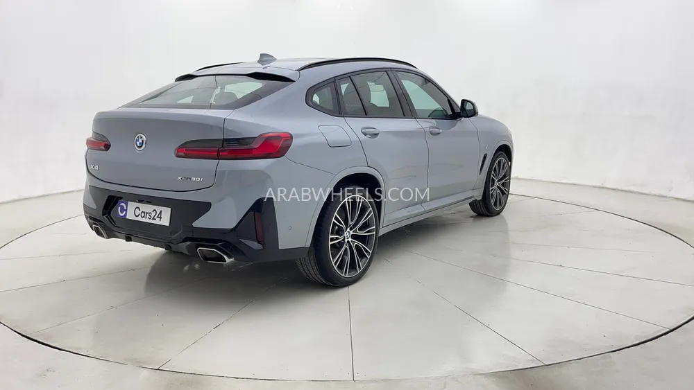 BMW X4 2022 for Sale in Dubai Image-3