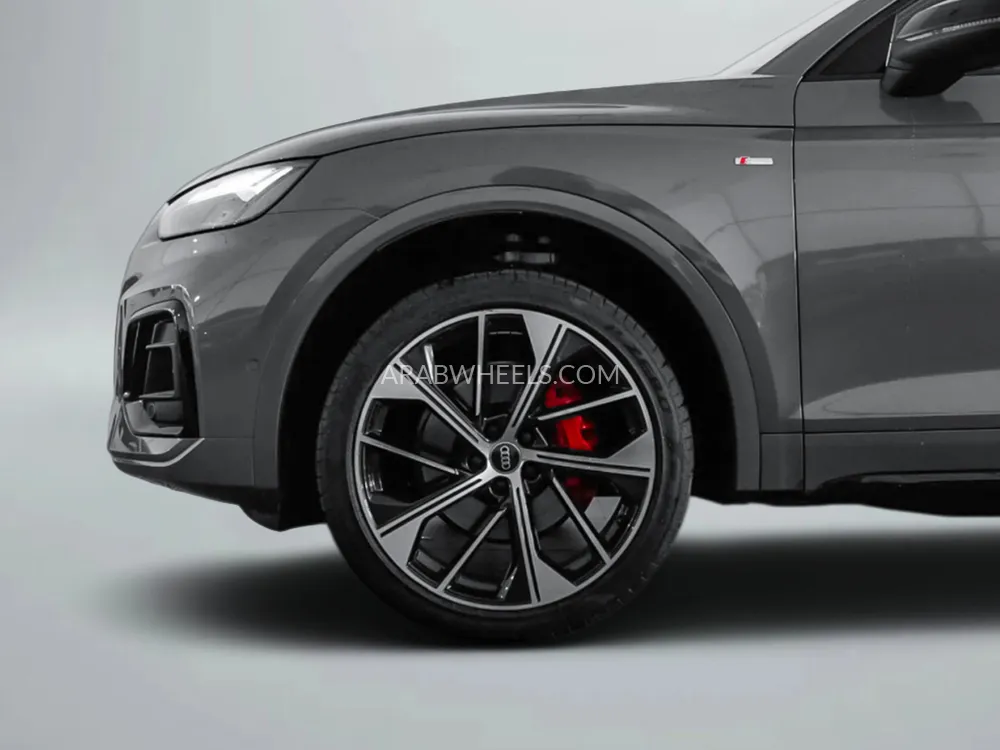 Audi Q5 2024 for Sale in Dubai Image-6