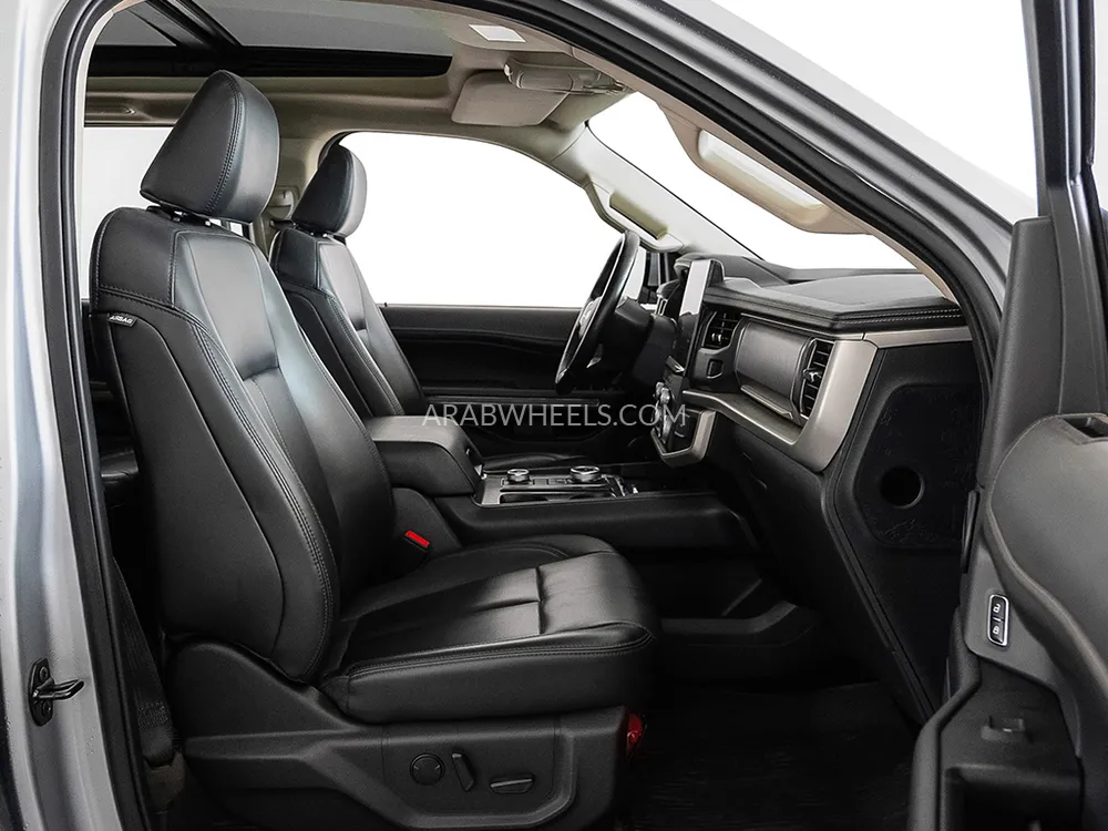 Ford Expedition 2023 for Sale in Dubai Image-8