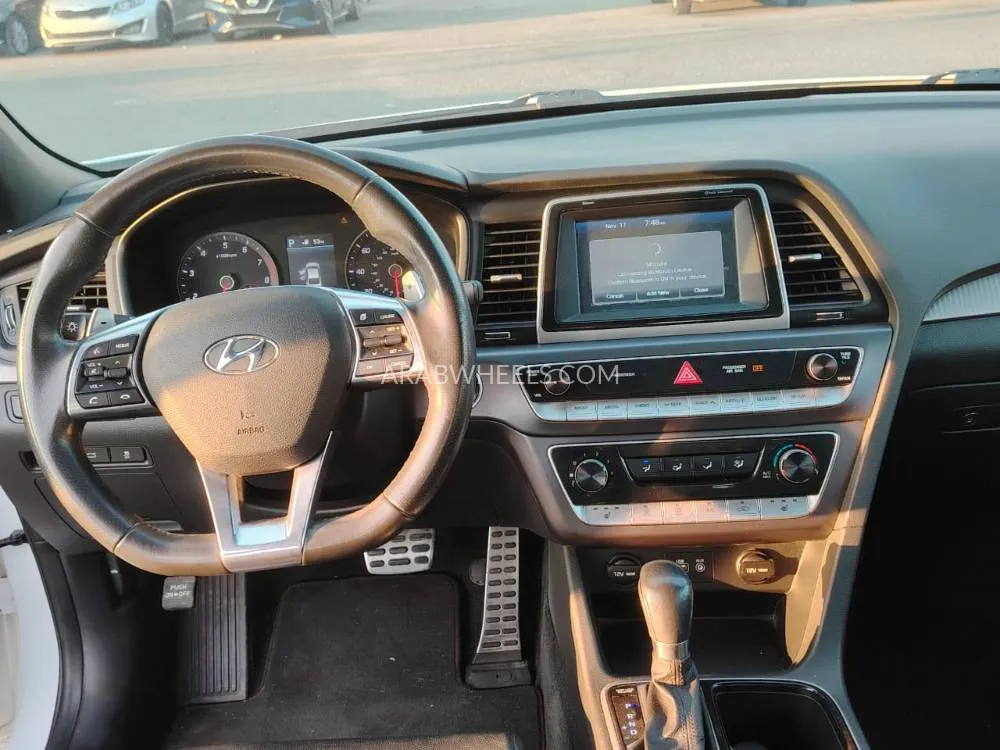 Hyundai Sonata 2018 for Sale in Ajman Image-8