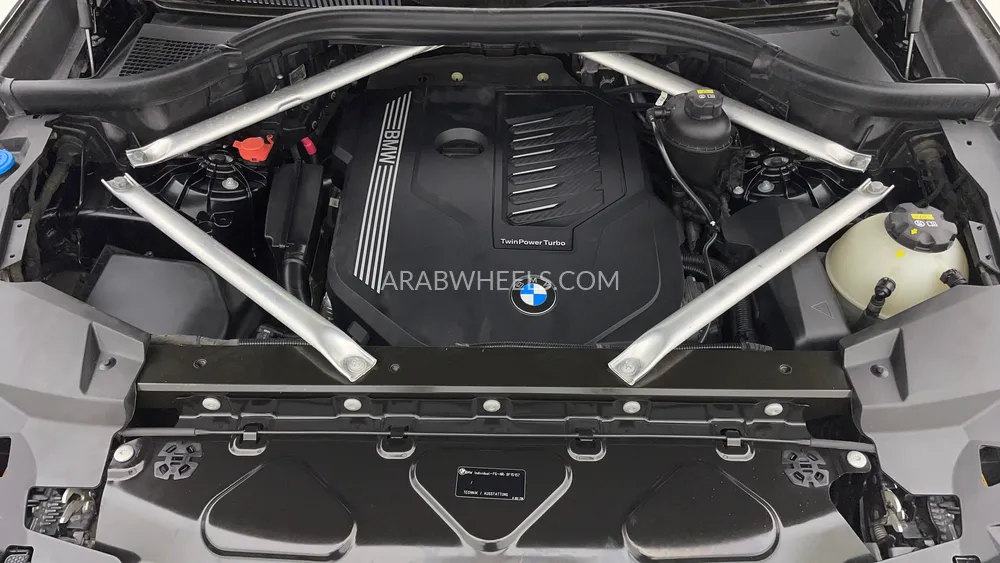 BMW X5 2021 for Sale in Dubai Image-9