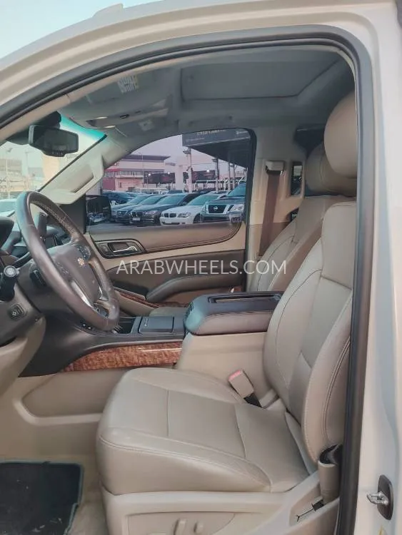 Chevrolet Tahoe 2017 for Sale in Ajman Image-7