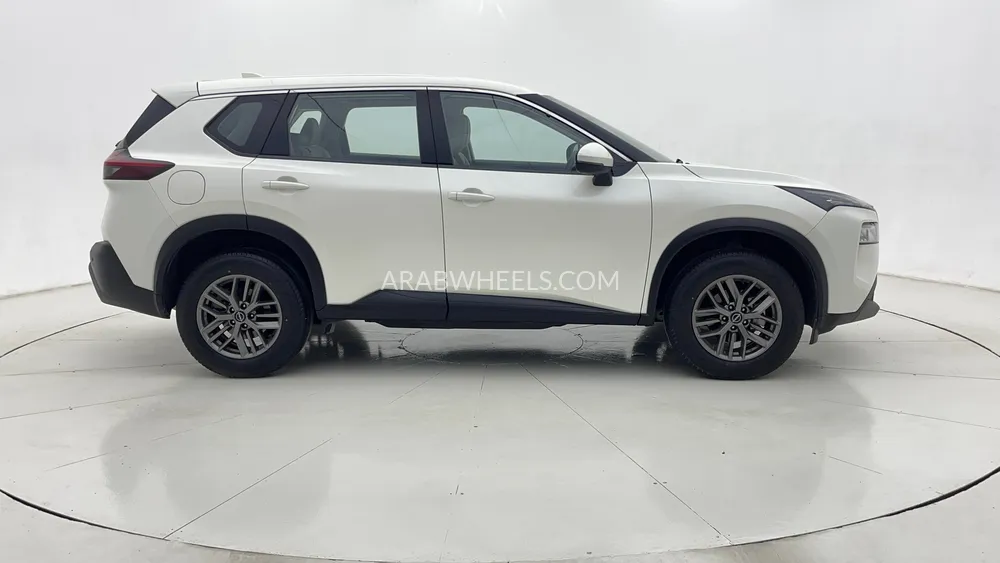 Nissan X-Trail 2023 for Sale in Dubai Image-2