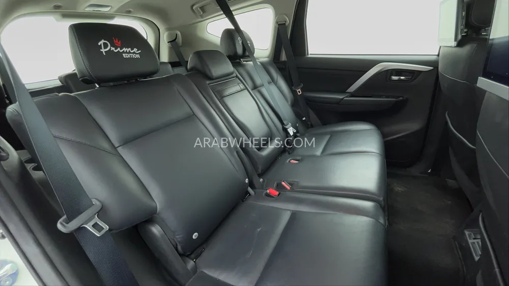 Mitsubishi Montero Sport 2023 for Sale in Dubai Image-27
