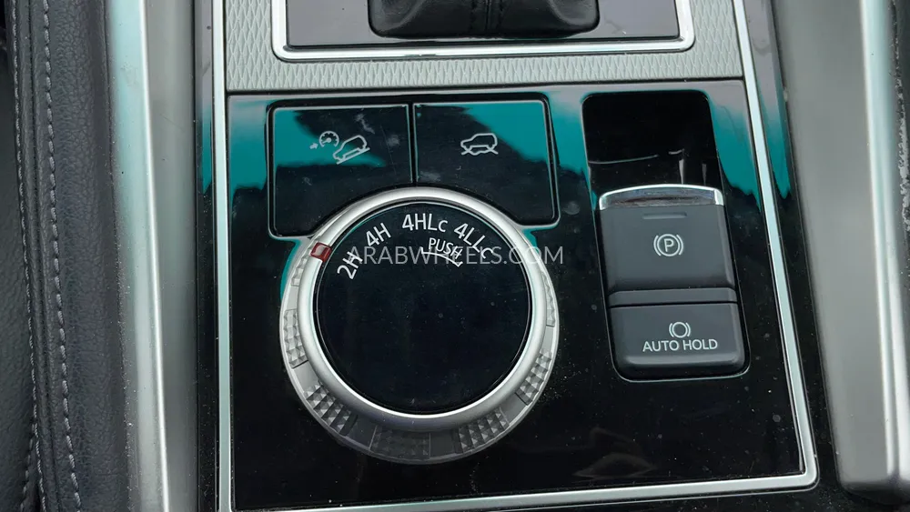 Mitsubishi Montero Sport 2023 for Sale in Dubai Image-37