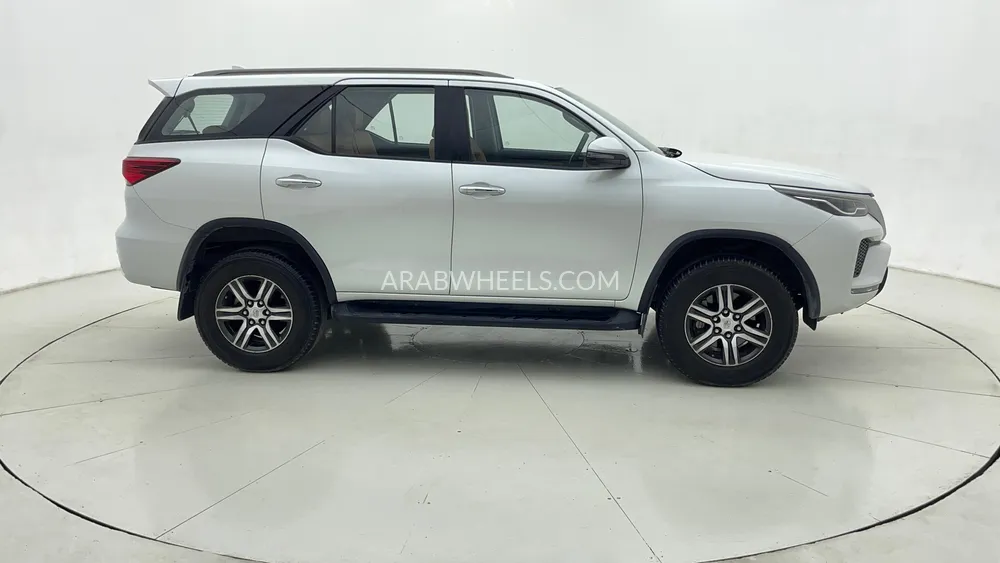 Toyota Fortuner 2024 for Sale in Dubai Image-2