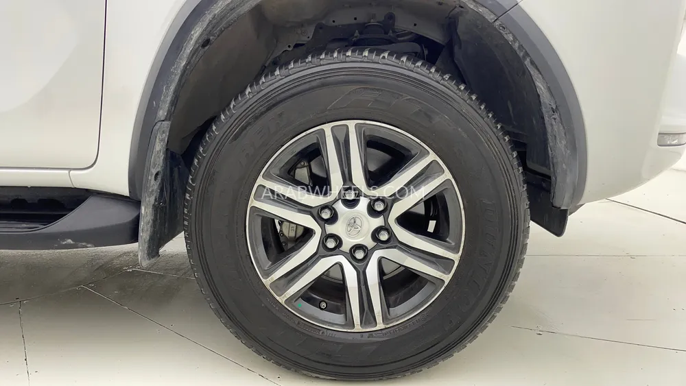 Toyota Fortuner 2024 for Sale in Dubai Image-10