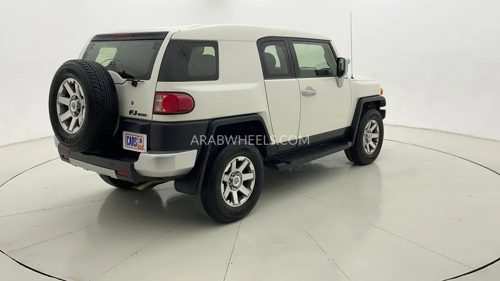 Toyota FJ Cruiser 2023 for Sale in Dubai Image-3