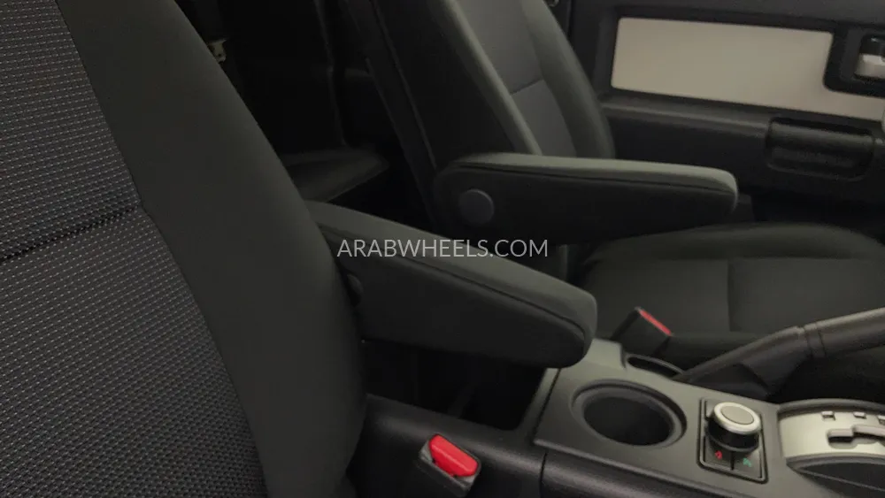 Toyota FJ Cruiser 2023 for Sale in Dubai Image-35