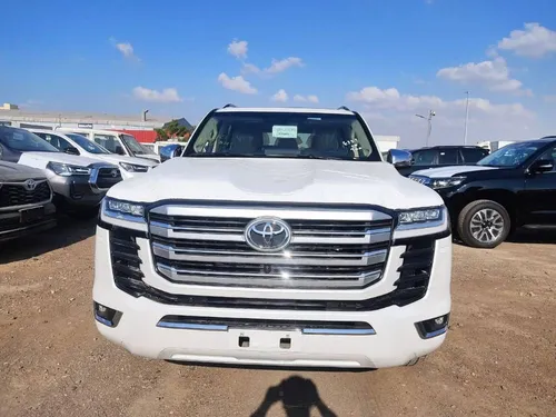 Toyota Land Cruiser 3.5T VXR 2025