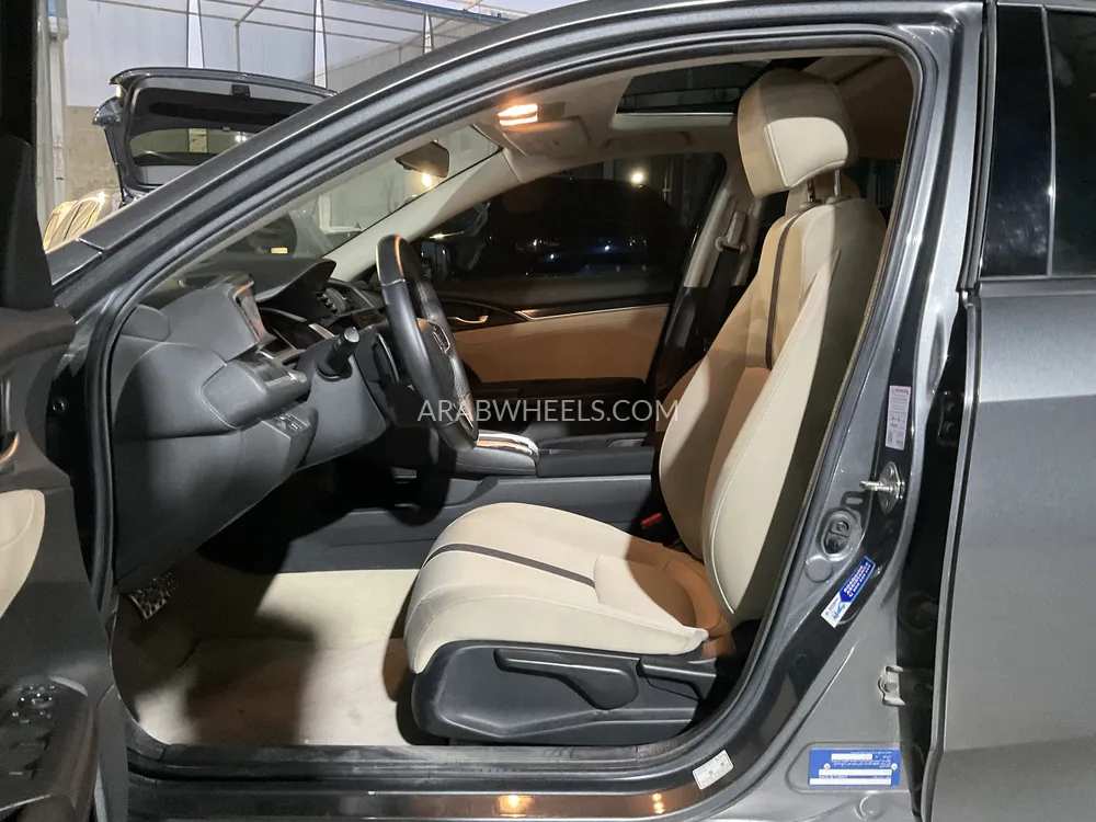 Honda Civic 2021 for Sale in Sharjah Image-7