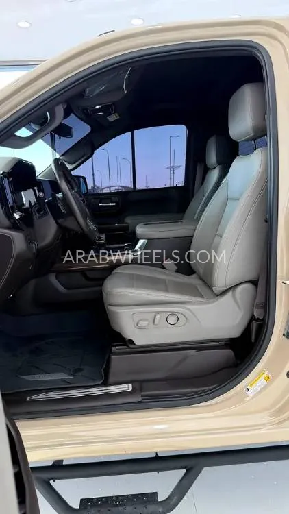 Chevrolet Silverado 2022 for Sale in Abu Dhabi Image-8