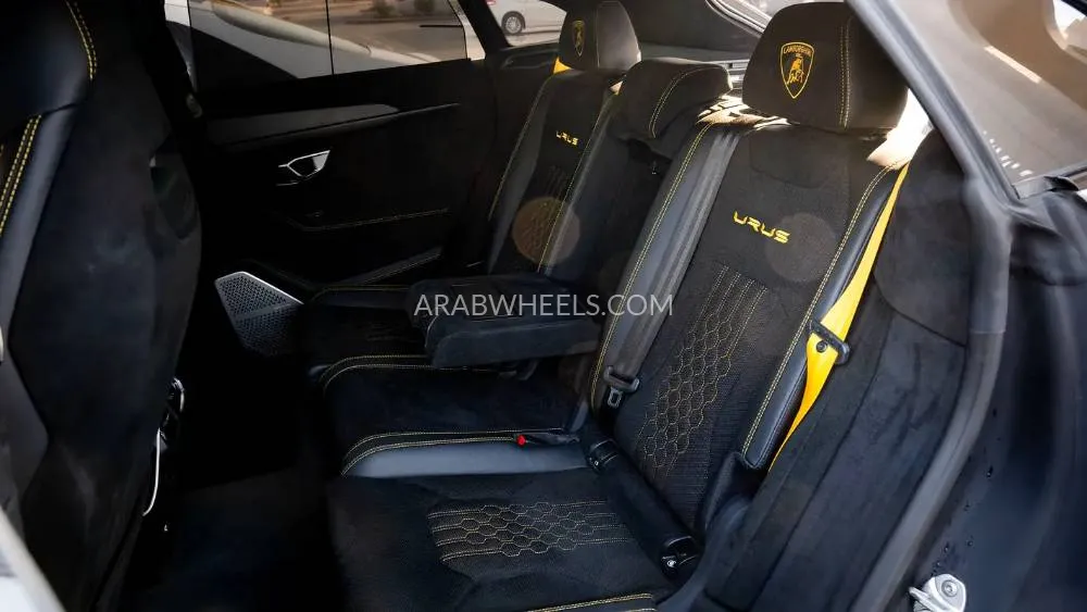 Lamborghini Urus 2024 for Sale in Dubai Image-4