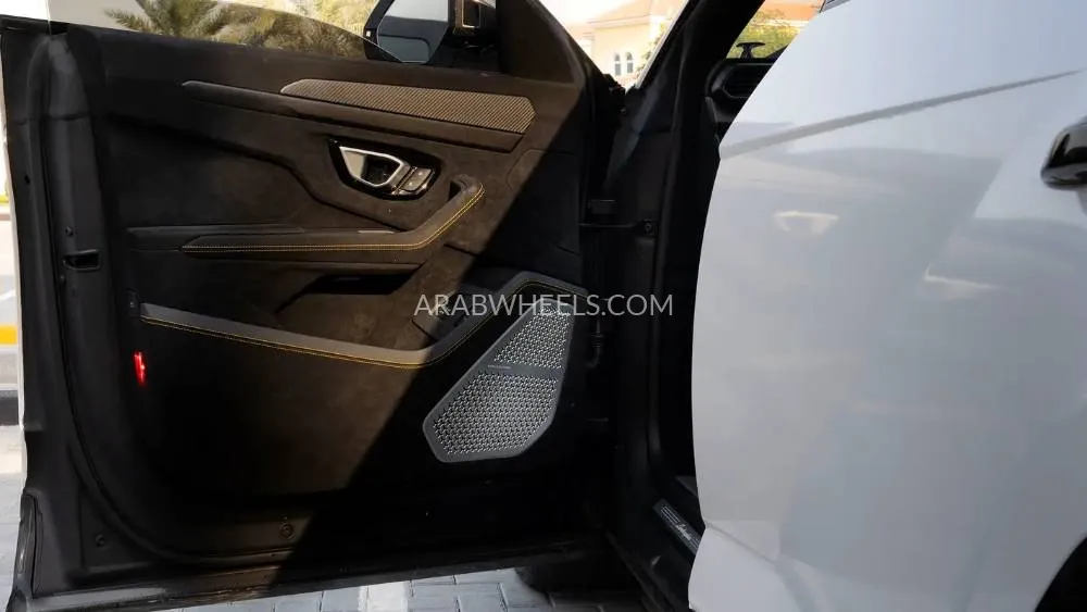 Lamborghini Urus 2024 for Sale in Dubai Image-7