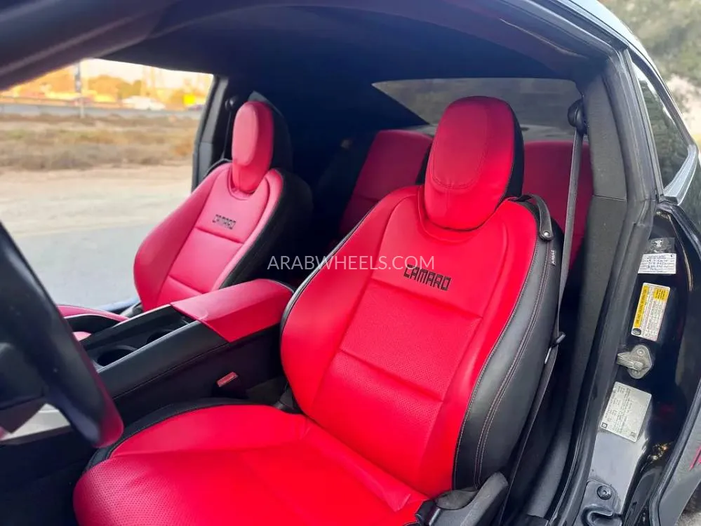 Chevrolet Camaro 2011 for Sale in Sharjah Image-9