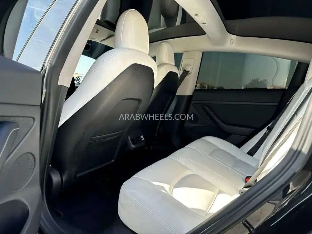 Tesla Model 3 2023 for Sale in Dubai Image-10