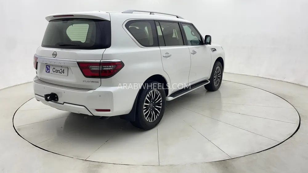 Nissan Patrol 2023 for Sale in Dubai Image-3