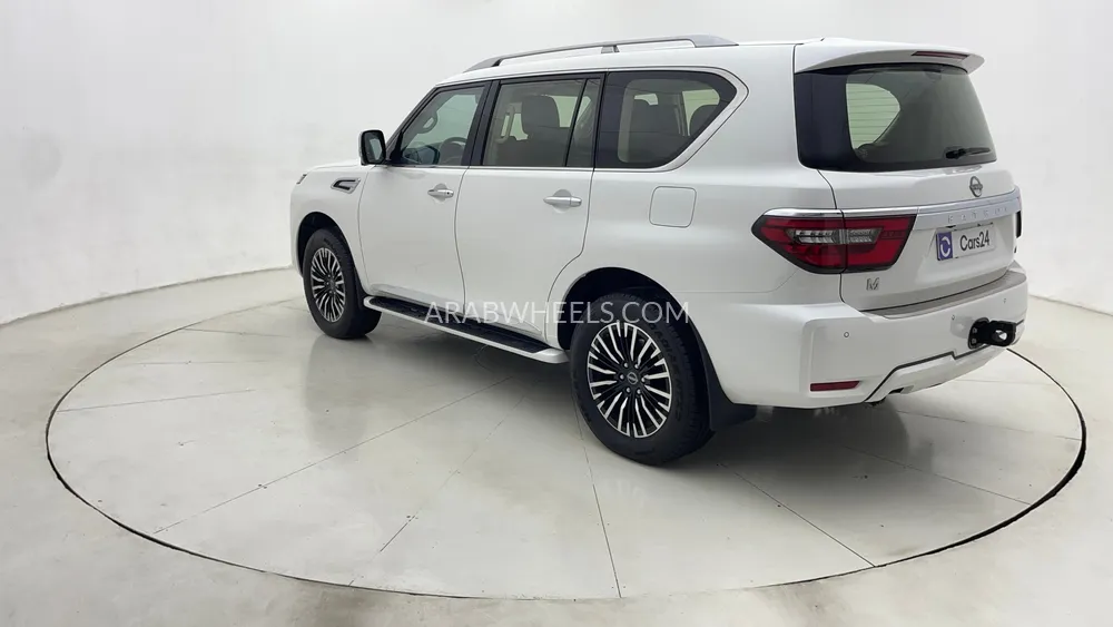 Nissan Patrol 2023 for Sale in Dubai Image-5