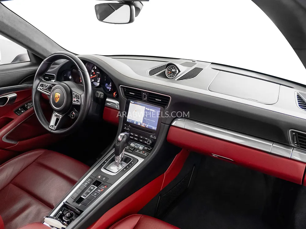 Porsche 911 2019 for Sale in Dubai Image-11