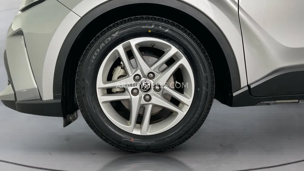 Toyota C-HR 2022 for Sale in Sharjah Image-9