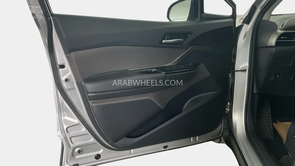 Toyota C-HR 2022 for Sale in Sharjah Image-18