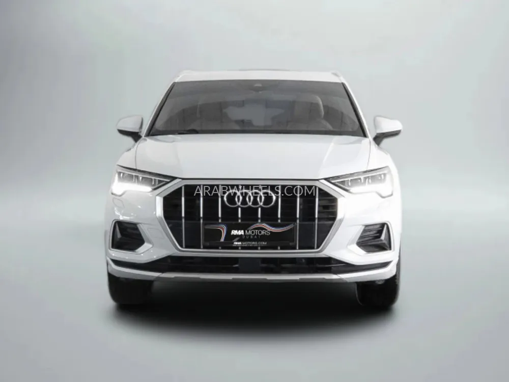 Audi Q3 2023 for Sale in Dubai Image-3