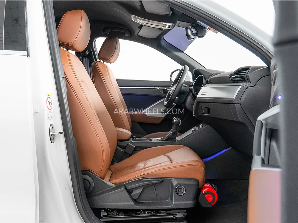 Audi Q3 2023 for Sale in Dubai Image-8