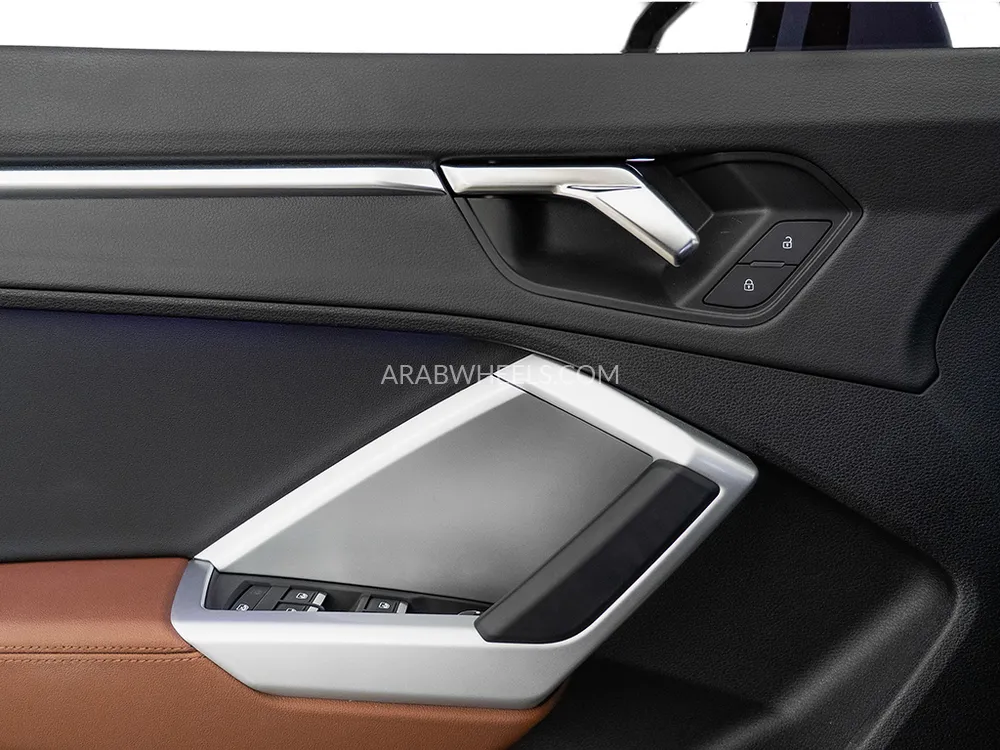 Audi Q3 2023 for Sale in Dubai Image-9