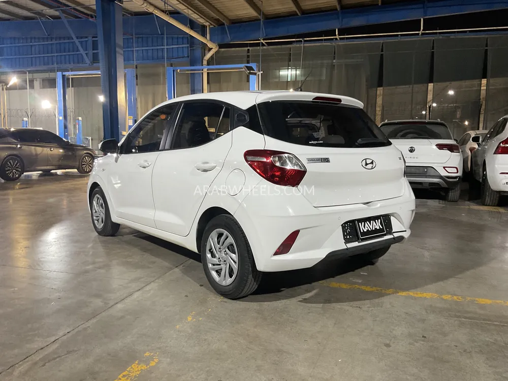 Hyundai Grand i10 2021 for Sale in Dubai Image-4
