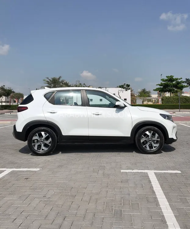Kia Sonet 2023 for Sale in Dubai Image-5