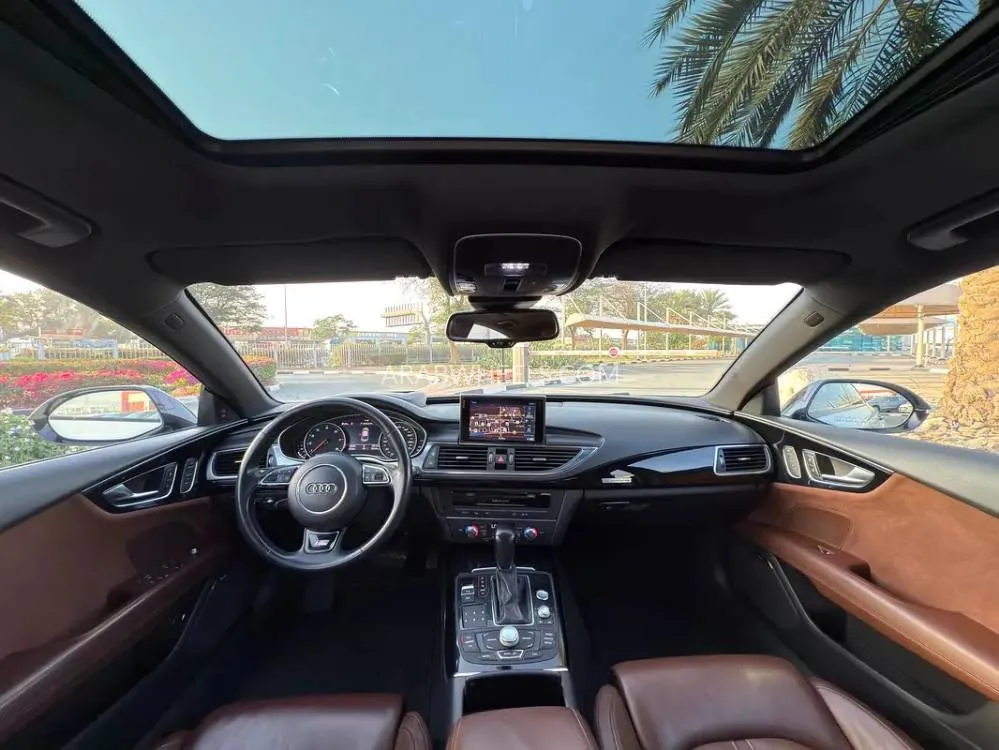 Audi Q7 2018 for Sale in Dubai Image-10