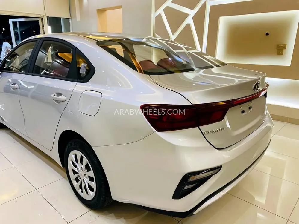 Kia Cerato 2019 for Sale in Sharjah Image-10