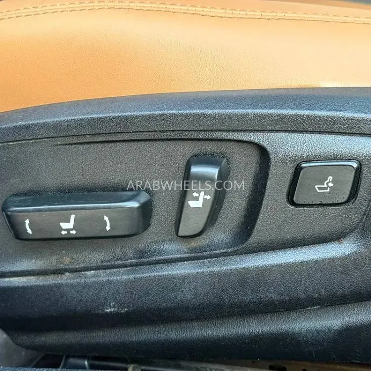 لكزس ES 2015 for Sale in دبي Image-11