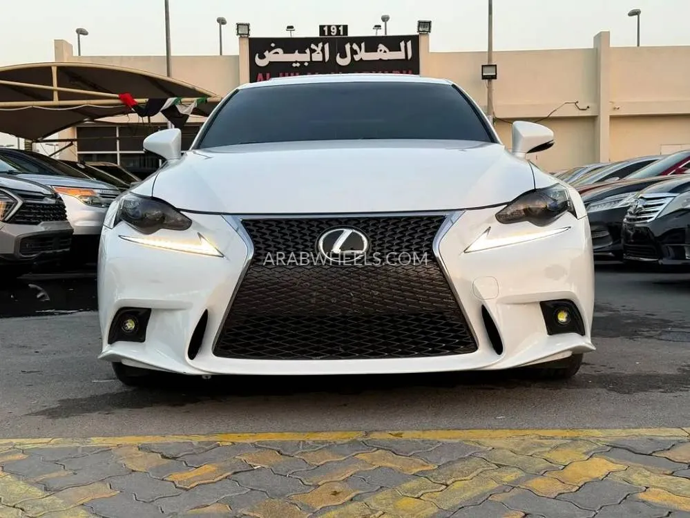 Lexus IS 2015 for Sale in Dubai Image-10