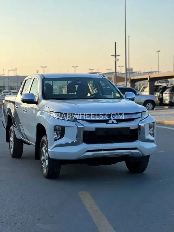 Mitsubishi L200 2020 for Sale in Sharjah Image-15