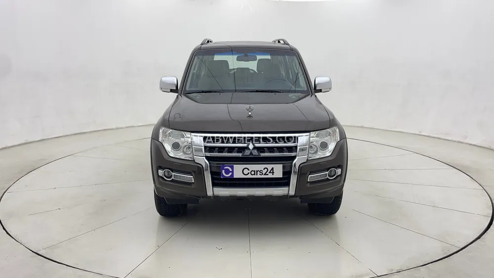 ميتسوبيشي باجيرو 2017 for Sale in دبي Image-8