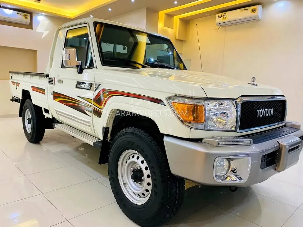 Toyota Land Cruiser 70 Series 2022 for Sale in Sharjah Image-5