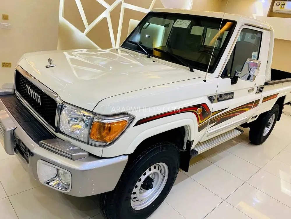 Toyota Land Cruiser 70 Series 2022 for Sale in Sharjah Image-12