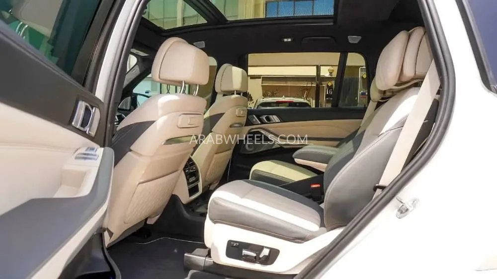 BMW X7 2023 for Sale in Ajman Image-10