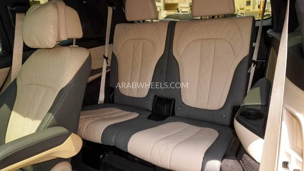 BMW X7 2023 for Sale in Ajman Image-15