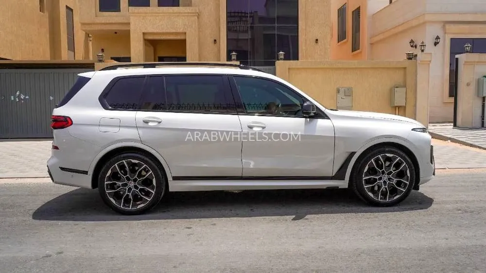 BMW X7 2023 for Sale in Ajman Image-17