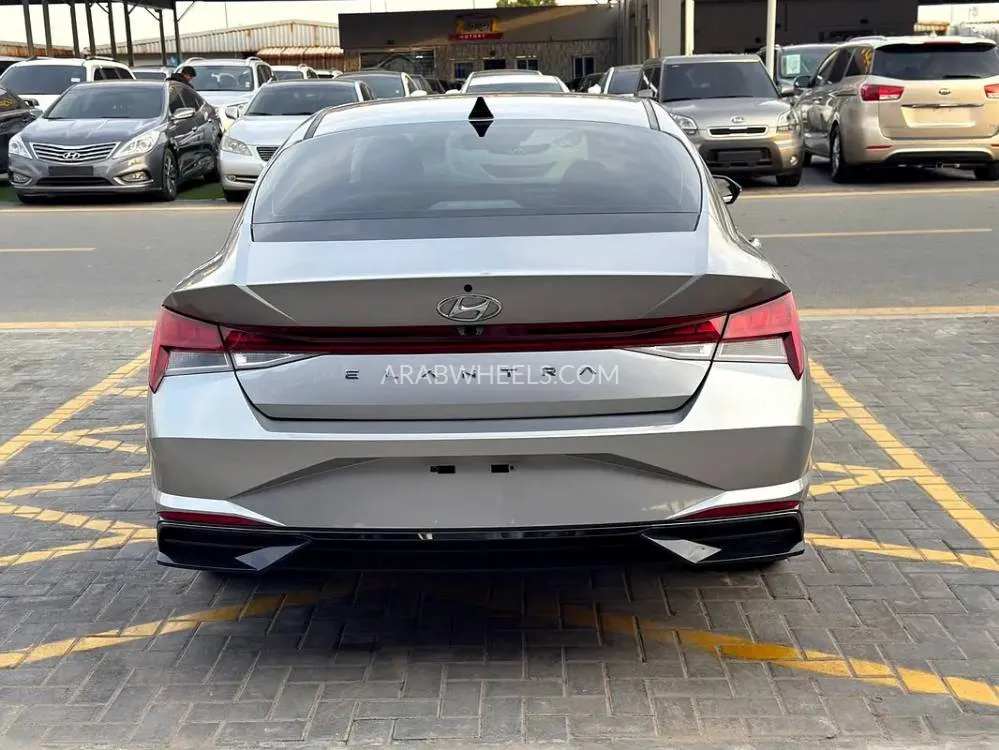Hyundai Elantra 2021 for Sale in Ajman Image-4
