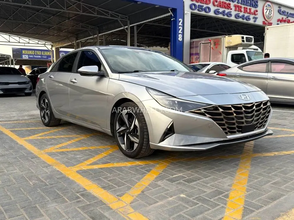 Hyundai Elantra 2021 for Sale in Ajman Image-7