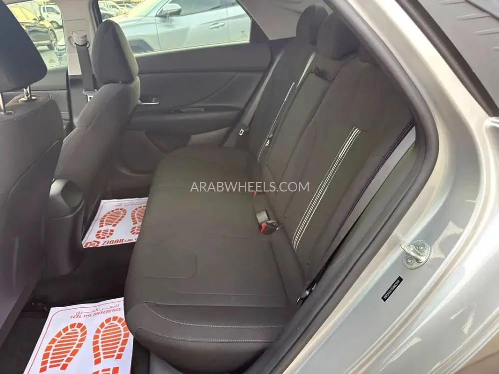 Hyundai Elantra 2021 for Sale in Ajman Image-8