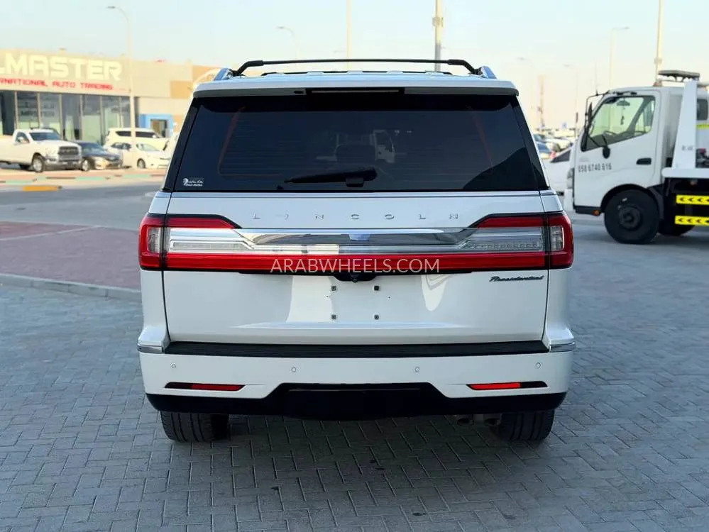 Lincoln Navigator 2020 for Sale in Abu Dhabi Image-15