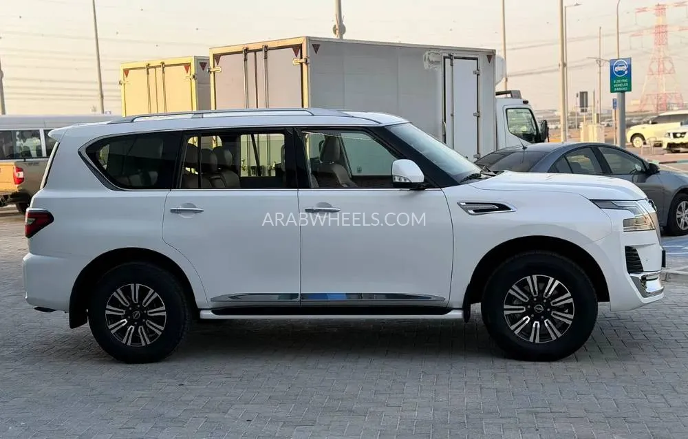 Nissan Patrol 2023 for Sale in Abu Dhabi Image-8