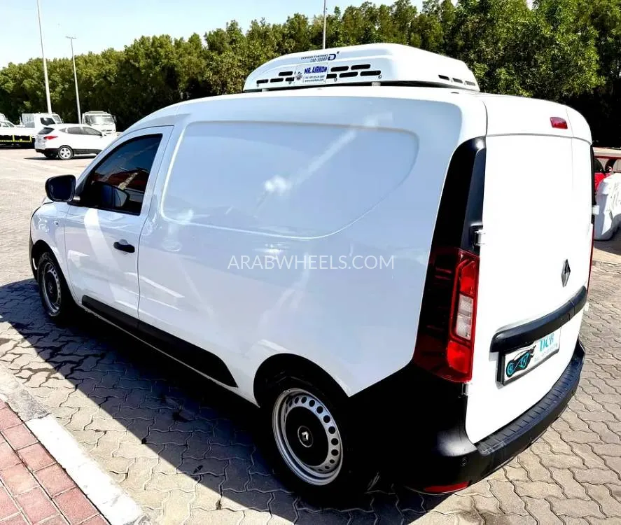 رينو إكسبريس فان 2024 for Sale in الشارقة Image-5
