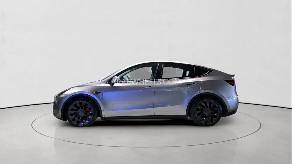 Tesla Model Y 2023 for Sale in Sharjah Image-8